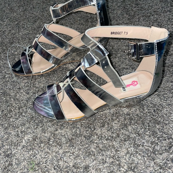 Pink Key Heels - Picture 4 of 6